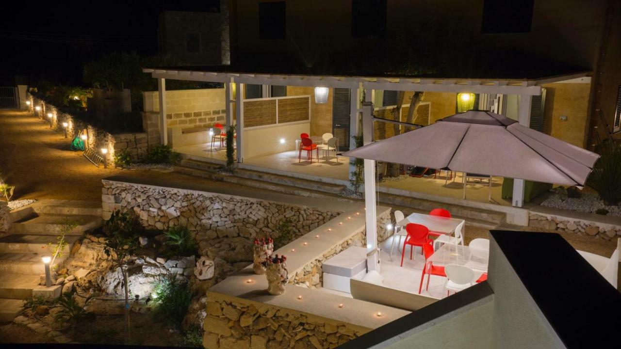 Le Suites Del Carrubo Фавиняна Екстериор снимка