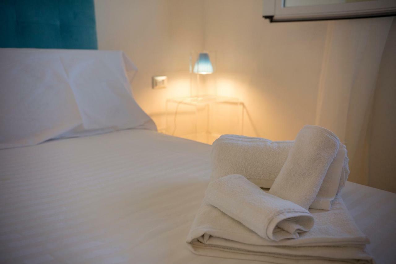 Le Suites Del Carrubo Фавиняна Екстериор снимка