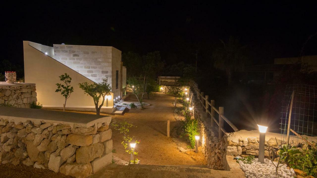 Le Suites Del Carrubo Фавиняна Екстериор снимка