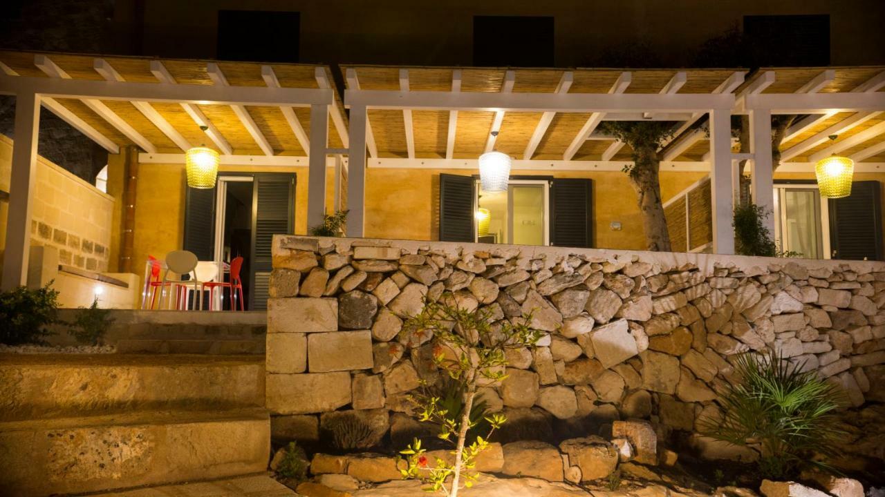 Le Suites Del Carrubo Фавиняна Екстериор снимка