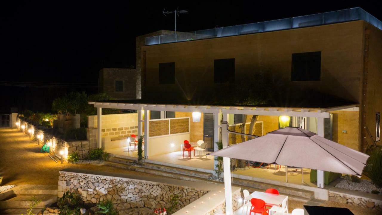 Le Suites Del Carrubo Фавиняна Екстериор снимка
