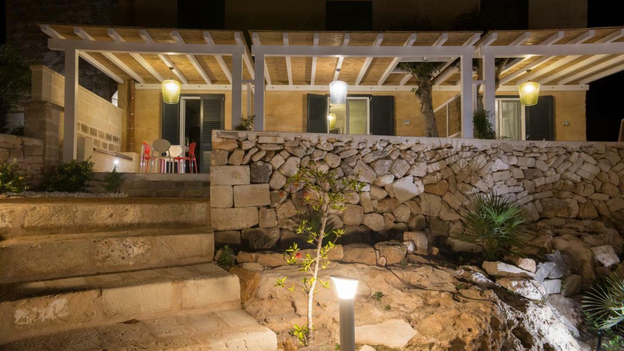 Le Suites Del Carrubo Фавиняна Екстериор снимка