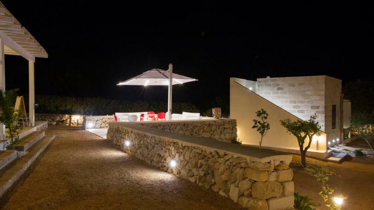 Le Suites Del Carrubo Фавиняна Екстериор снимка