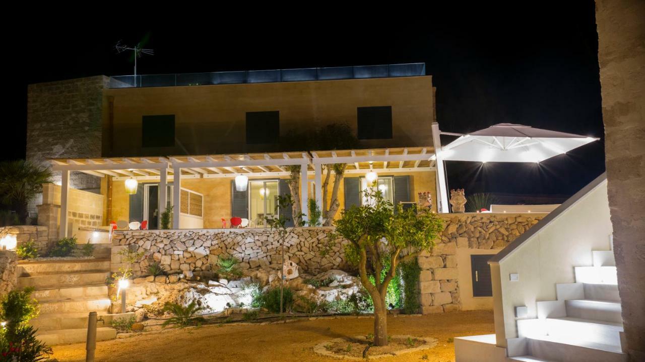 Le Suites Del Carrubo Фавиняна Екстериор снимка
